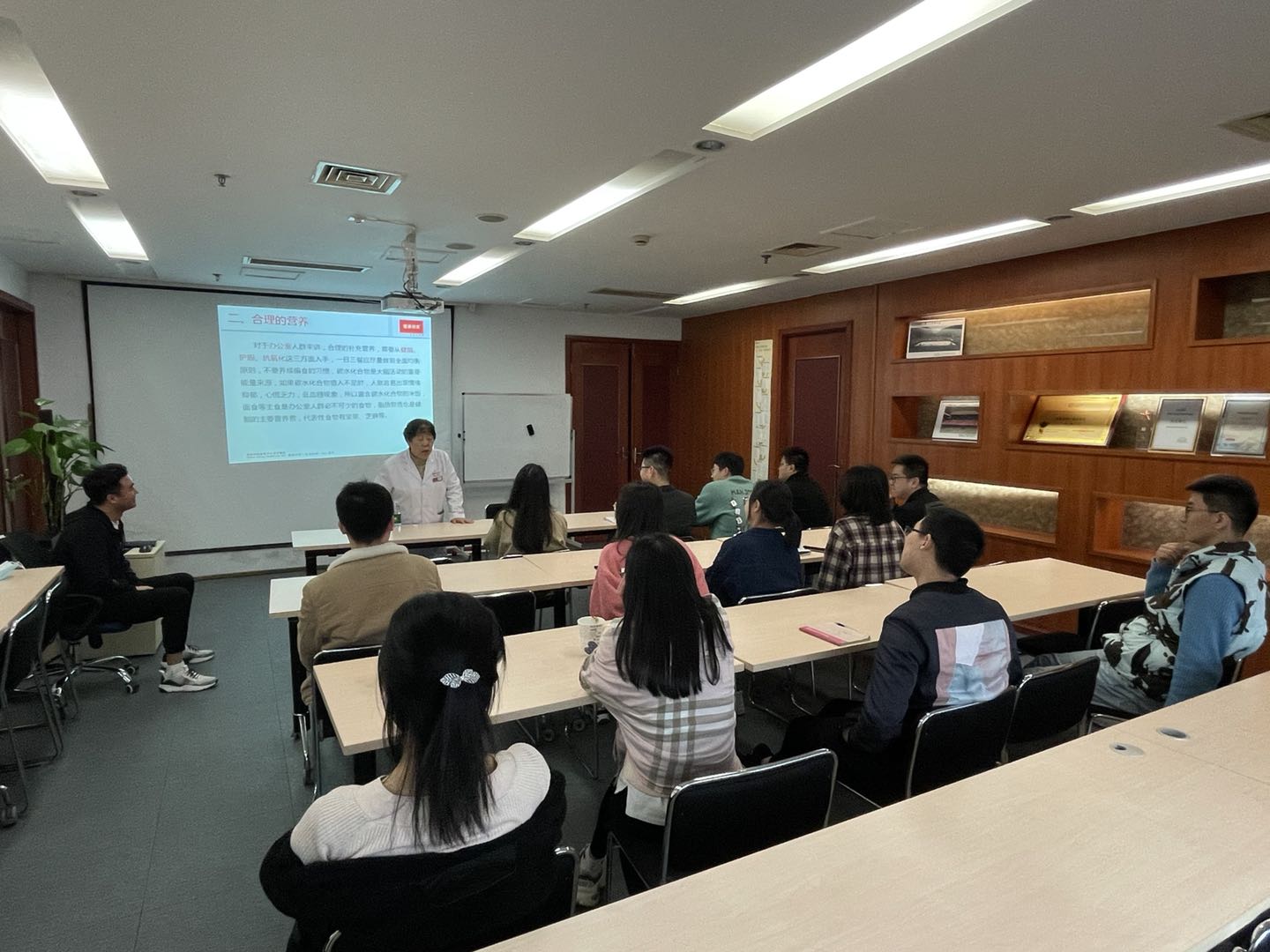 1618216084868072816.jpg 2.jpg